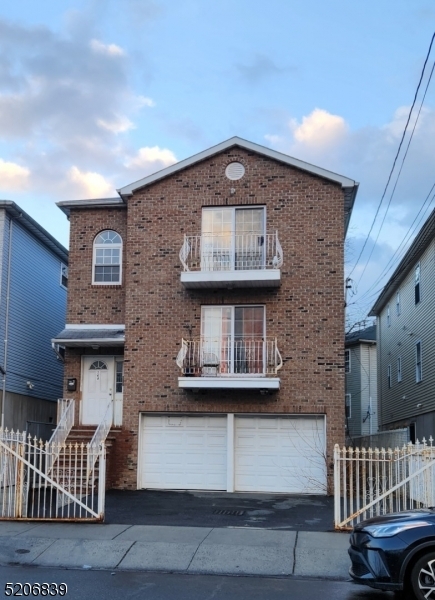 Property Photo:  568 S 10th St  NJ 07103 