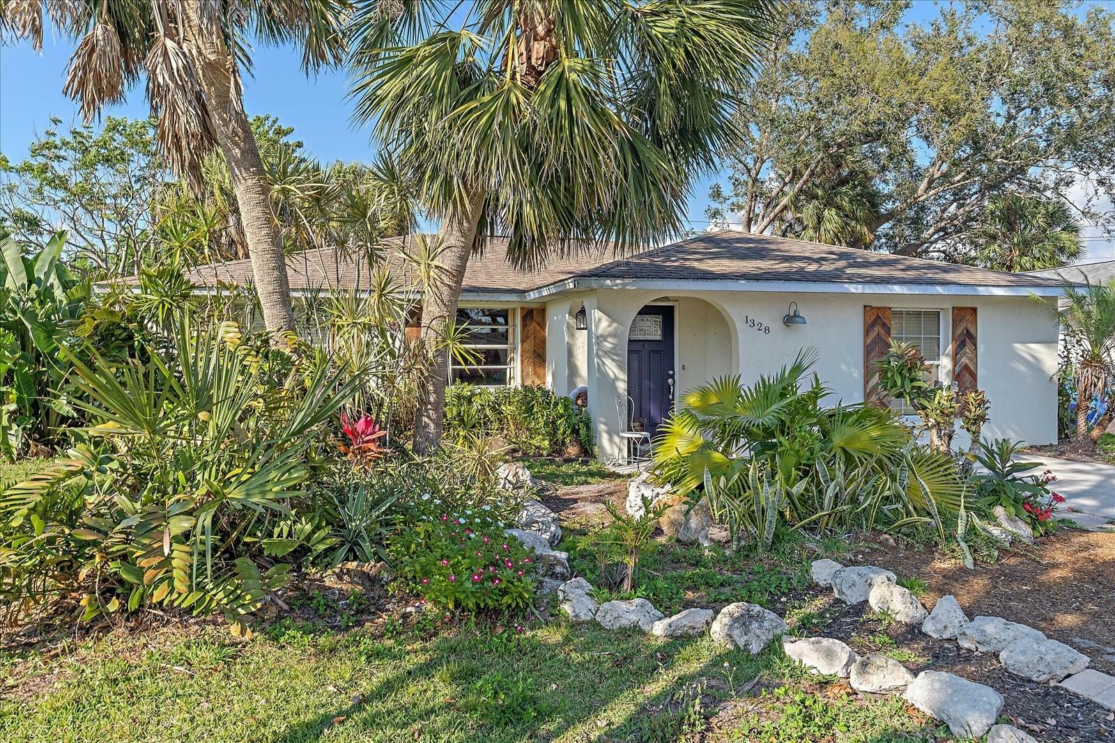 Property Photo: 1328 Karen Drive FL 34285