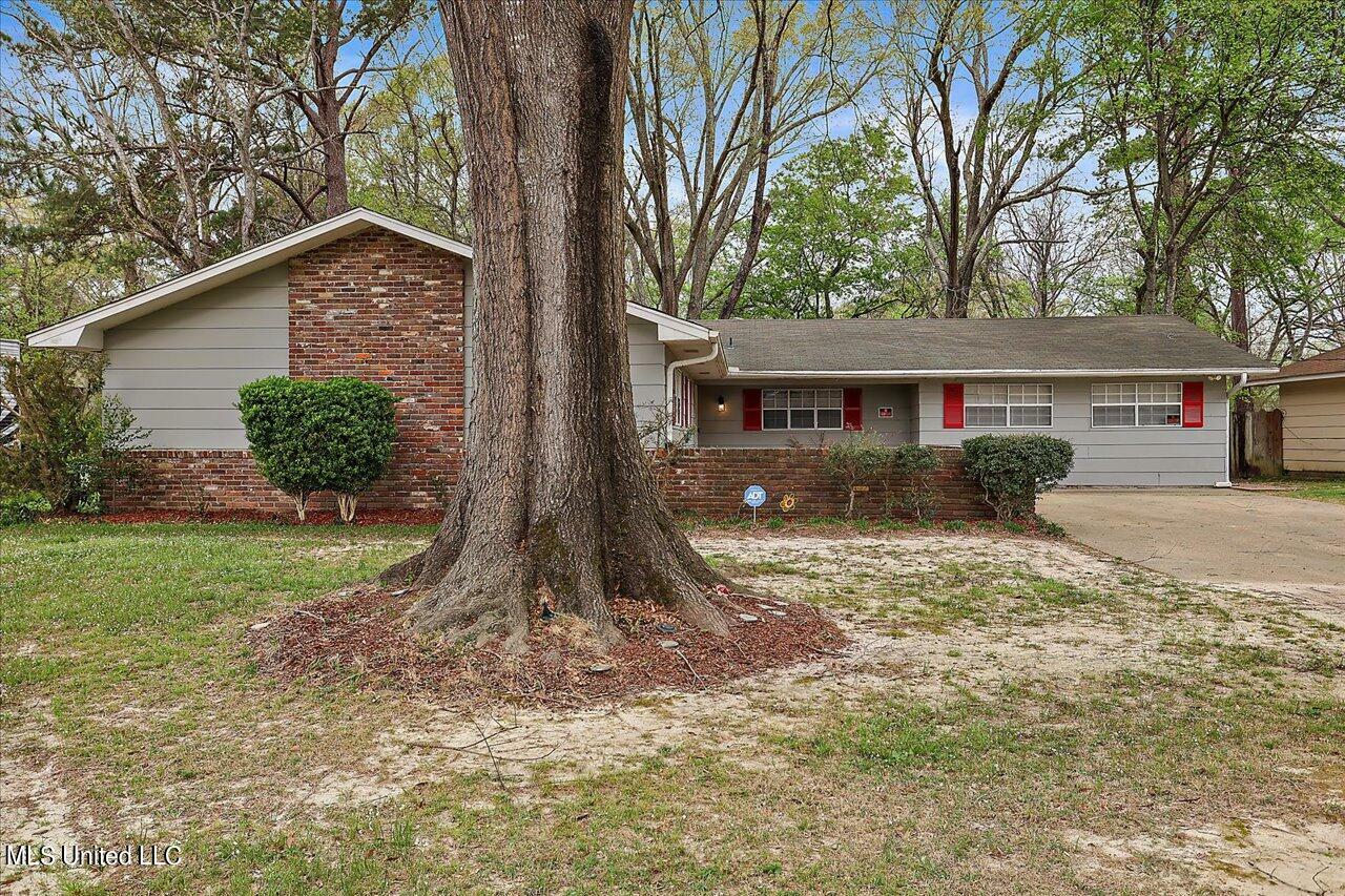 Property Photo:  5739 Sedgwick Drive  MS 39211 