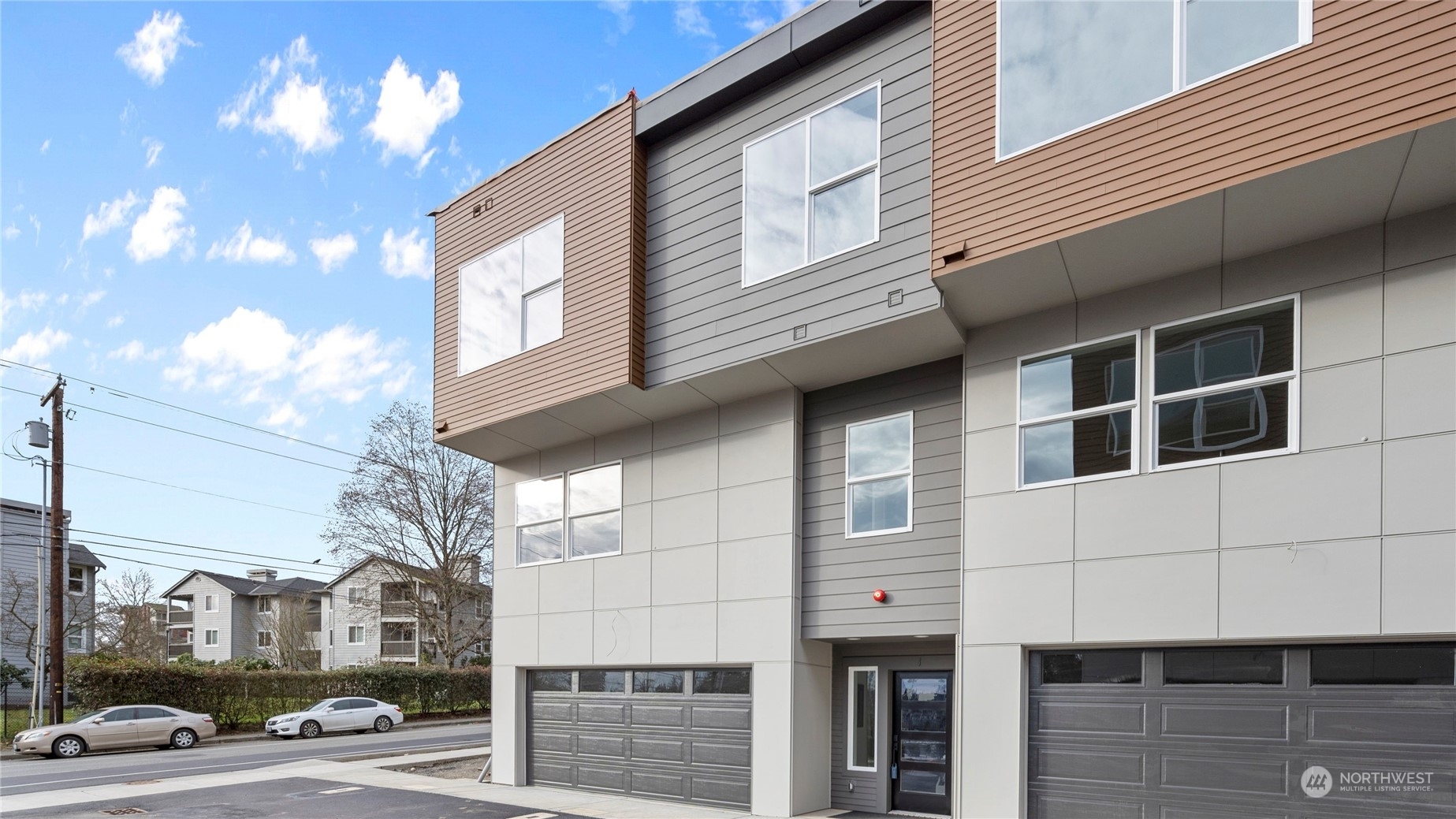 Property Photo: 6716 NE 185th Street 2 WA 98028