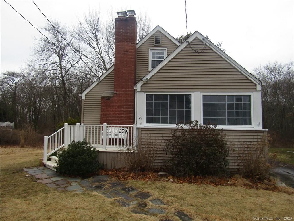 Property Photo:  21 Sunset Avenue  CT 06357