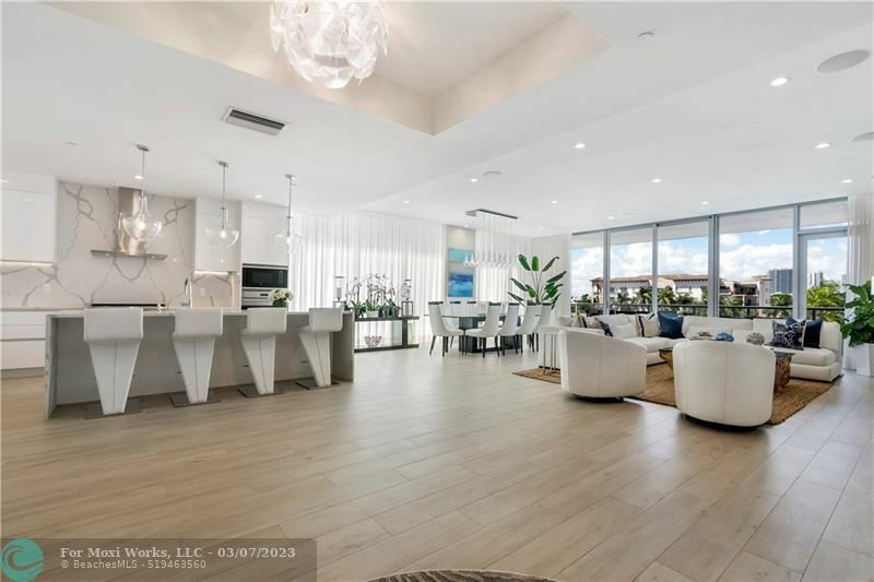 Property Photo: 31 Isle Of Venice Dr 401 FL 33301