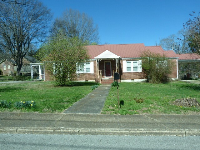 Property Photo:  502 Adams St  TN 37334 