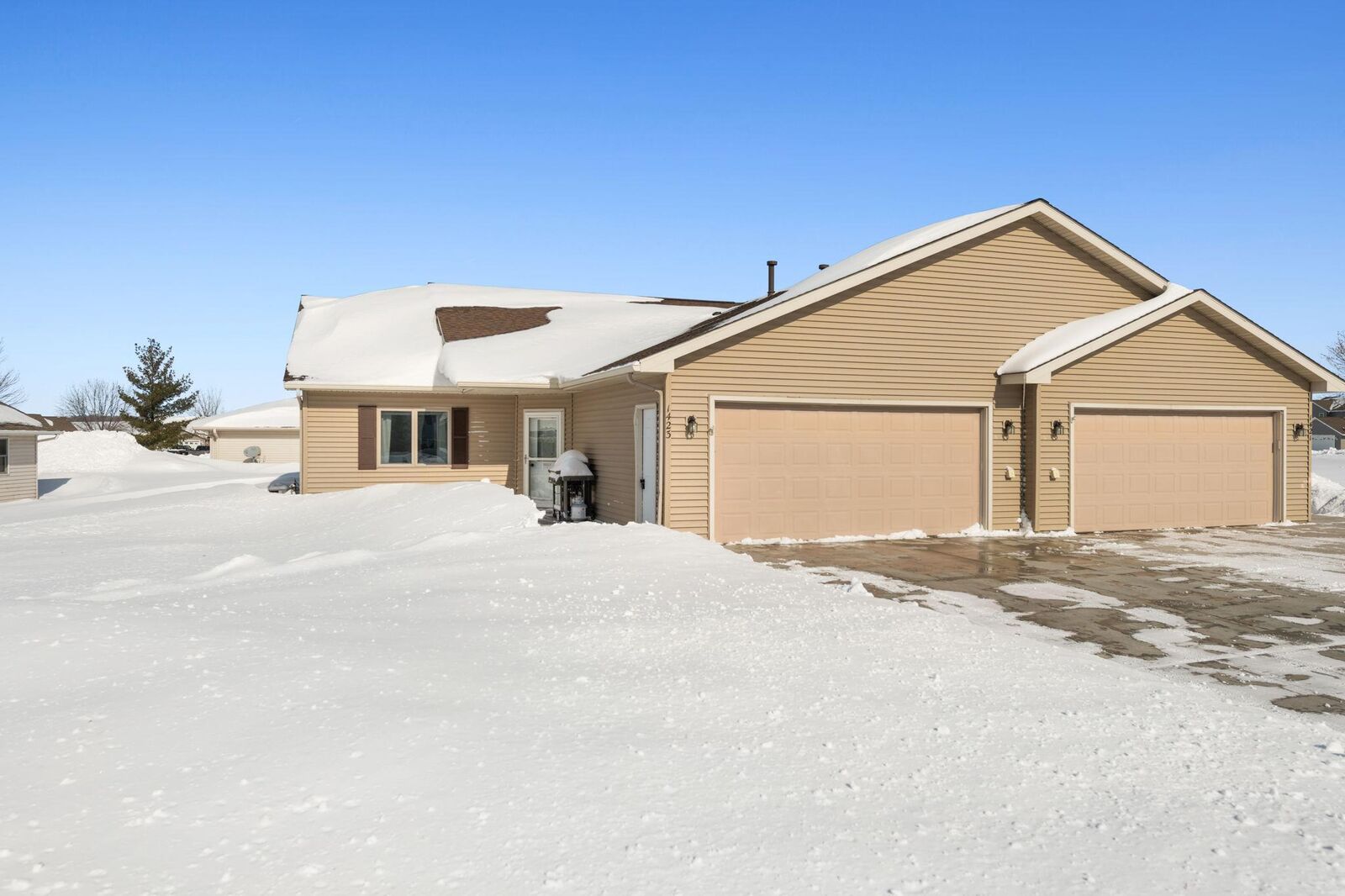 Property Photo:  1423 Summit Street  WI 54002 