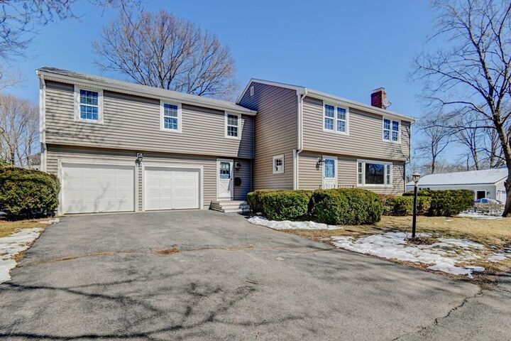 Property Photo: 4 Brentwood Circle MA 01923