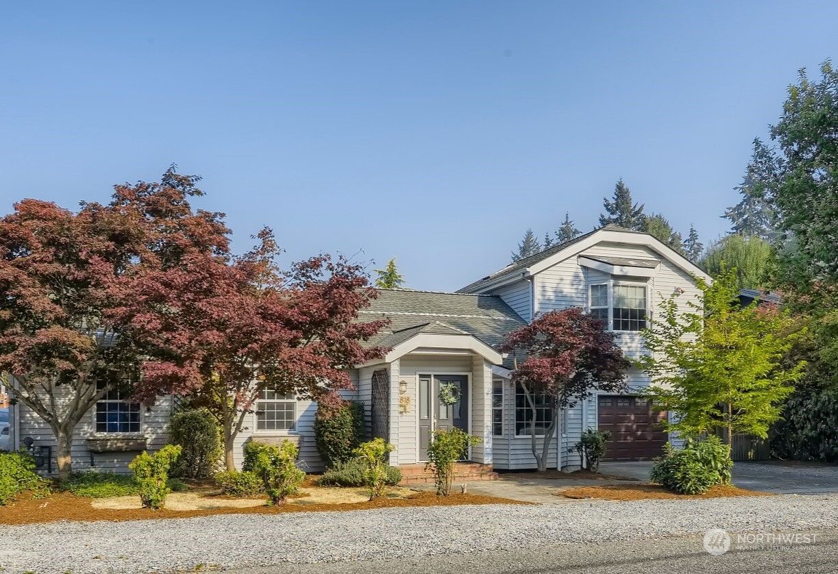 Property Photo:  1818 NE 172nd Street  WA 98155 