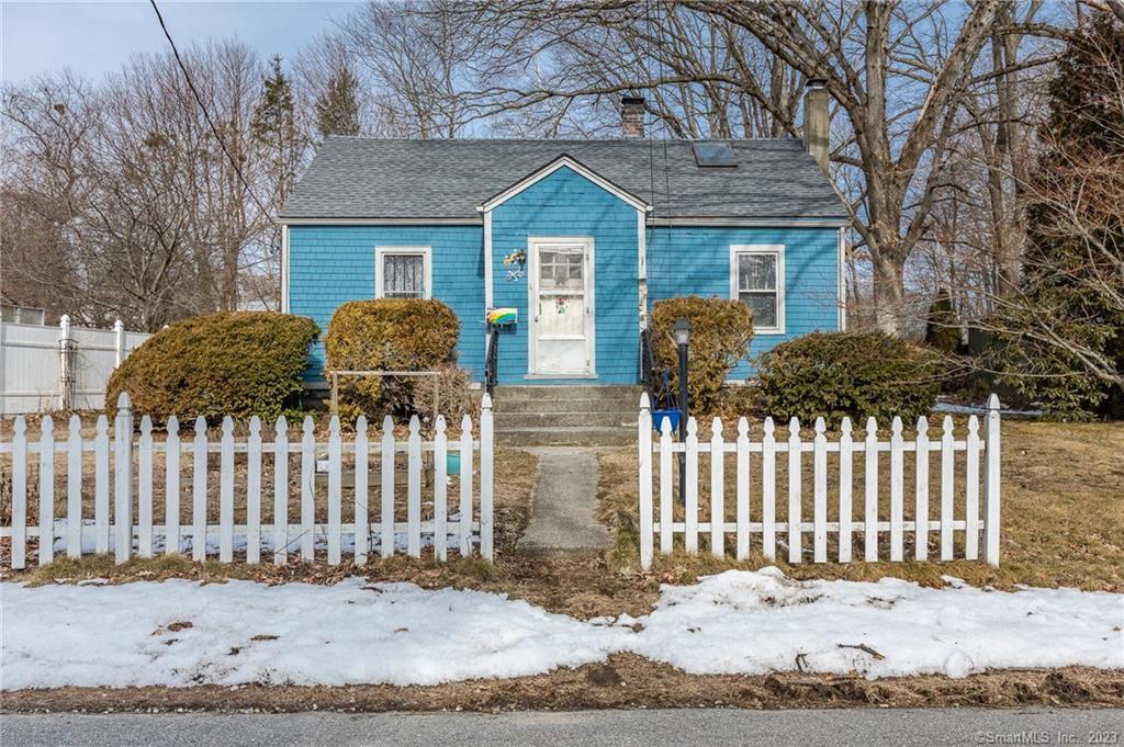 Property Photo:  4 Handfield Avenue  CT 06226 