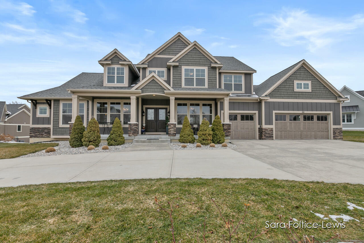 Property Photo: 553 Stonebridge Court MI 49418