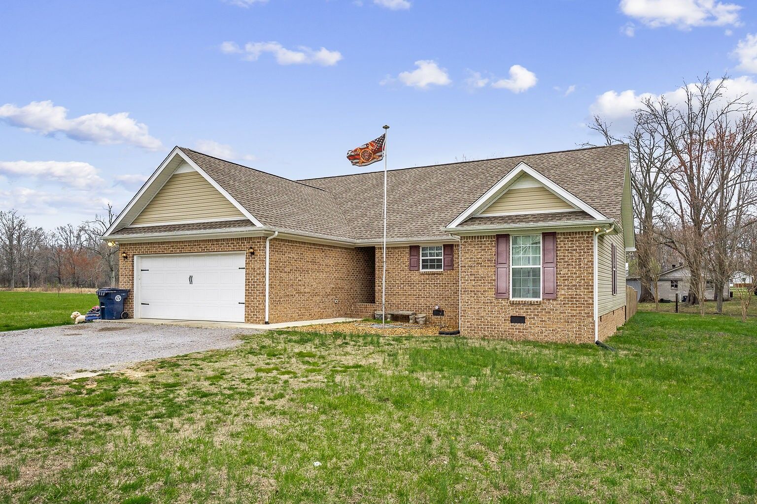 Property Photo:  140 Green Meadow Dr  TN 37166 