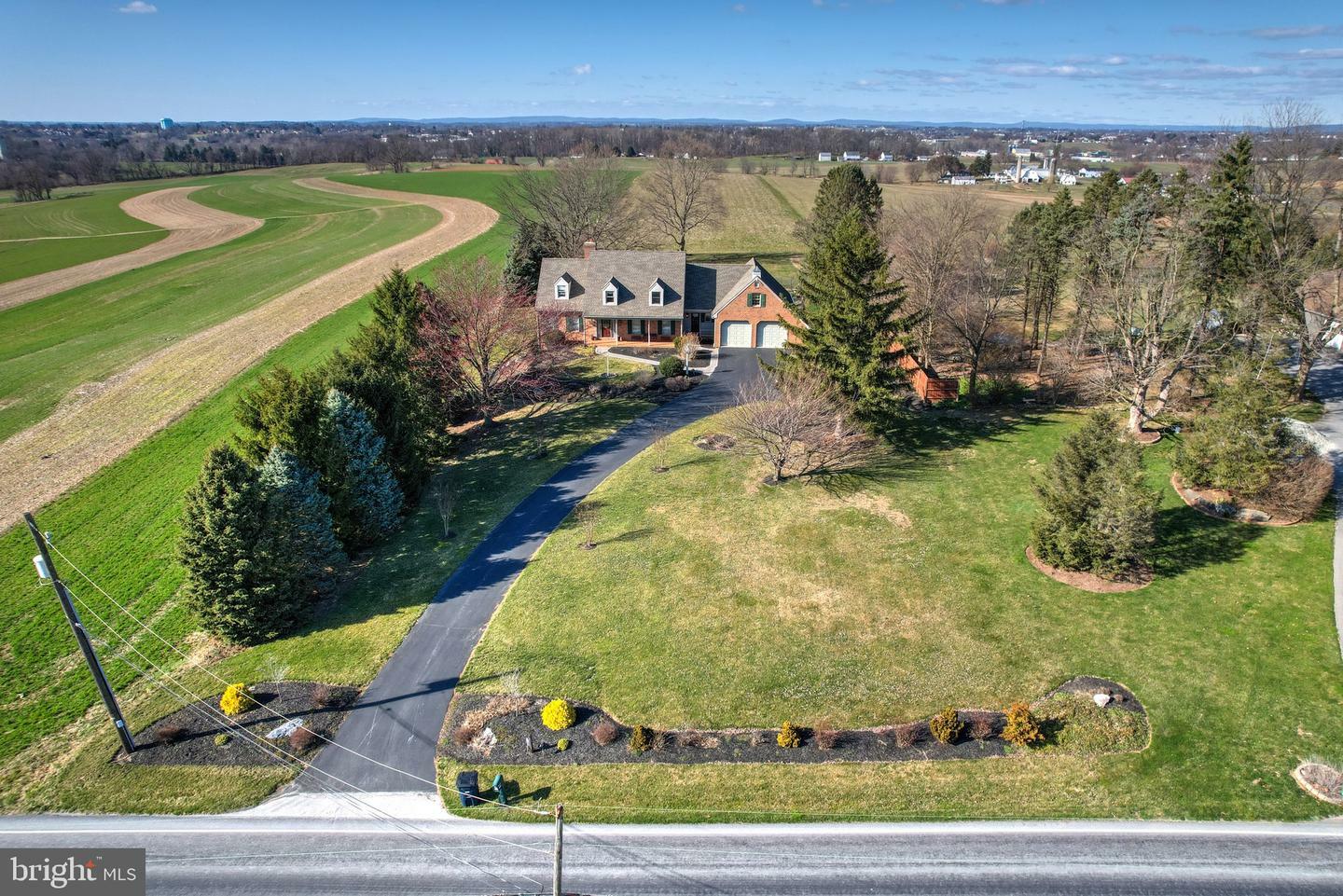 Property Photo:  2045 Rockvale Road  PA 17602 