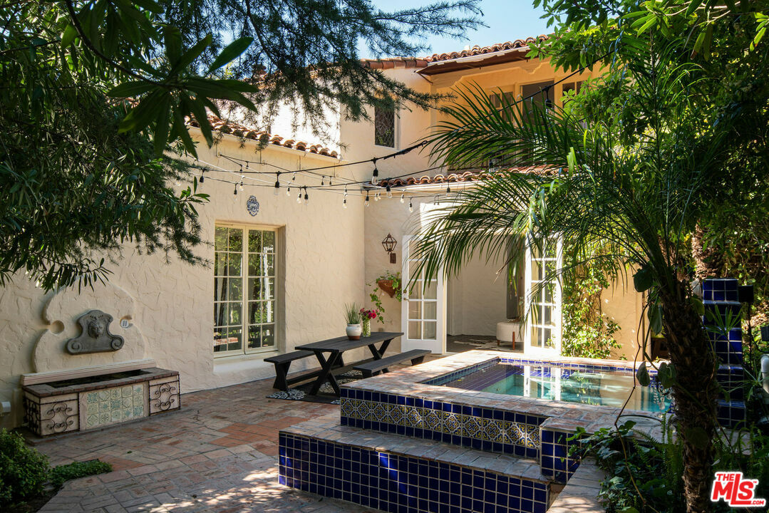 Property Photo:  2740   Woodhaven Dr  CA 90068 