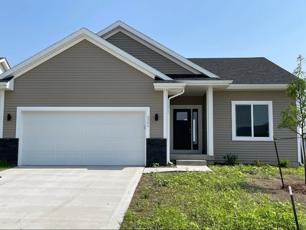 Property Photo:  3004 Bluebell Lane  IA 50219 