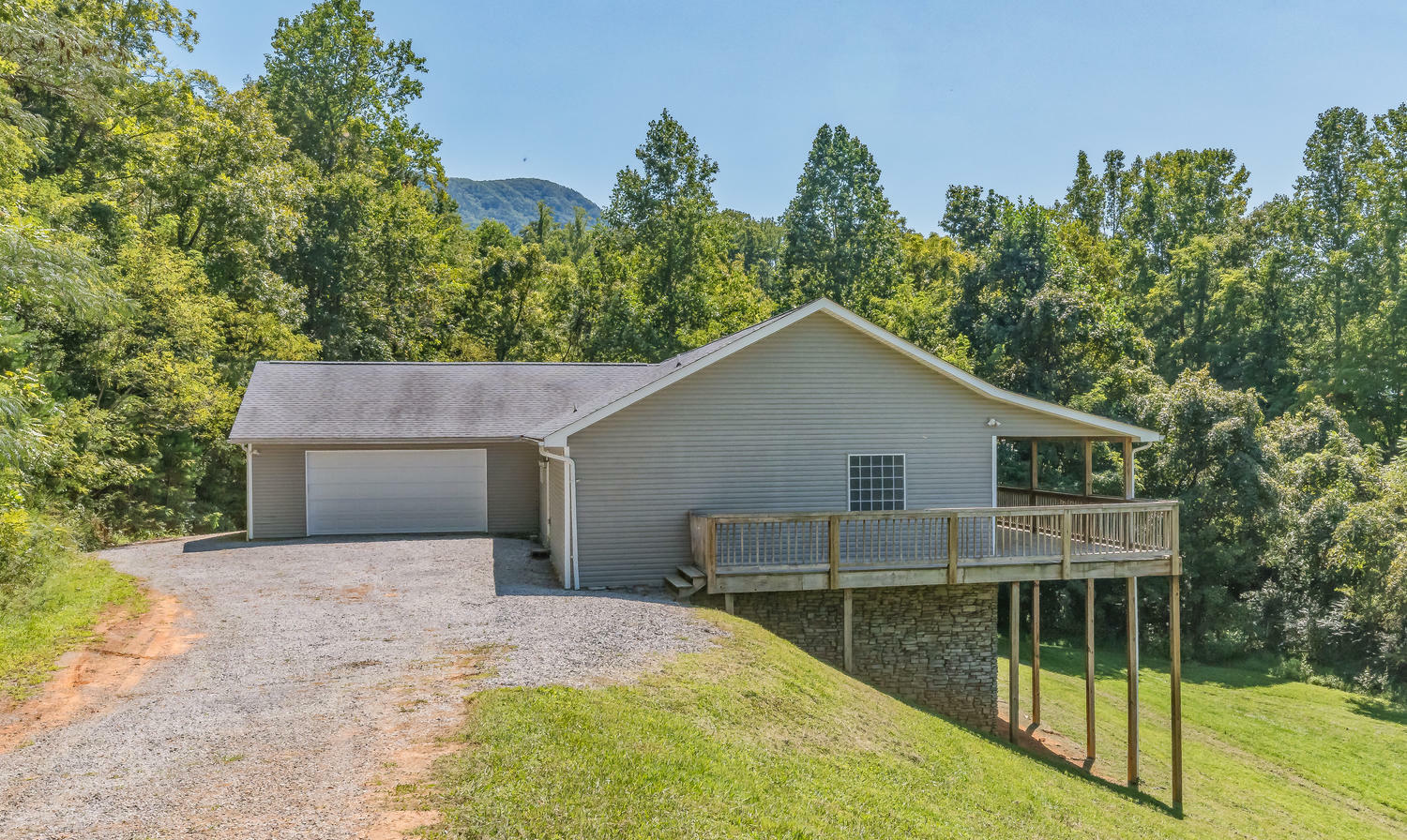 Property Photo:  1008 Frank Thornton Rd  TN 37725 