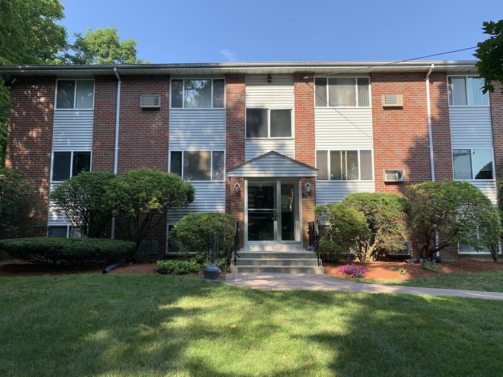 Property Photo: 61 Fairmount St 9 MA 01752