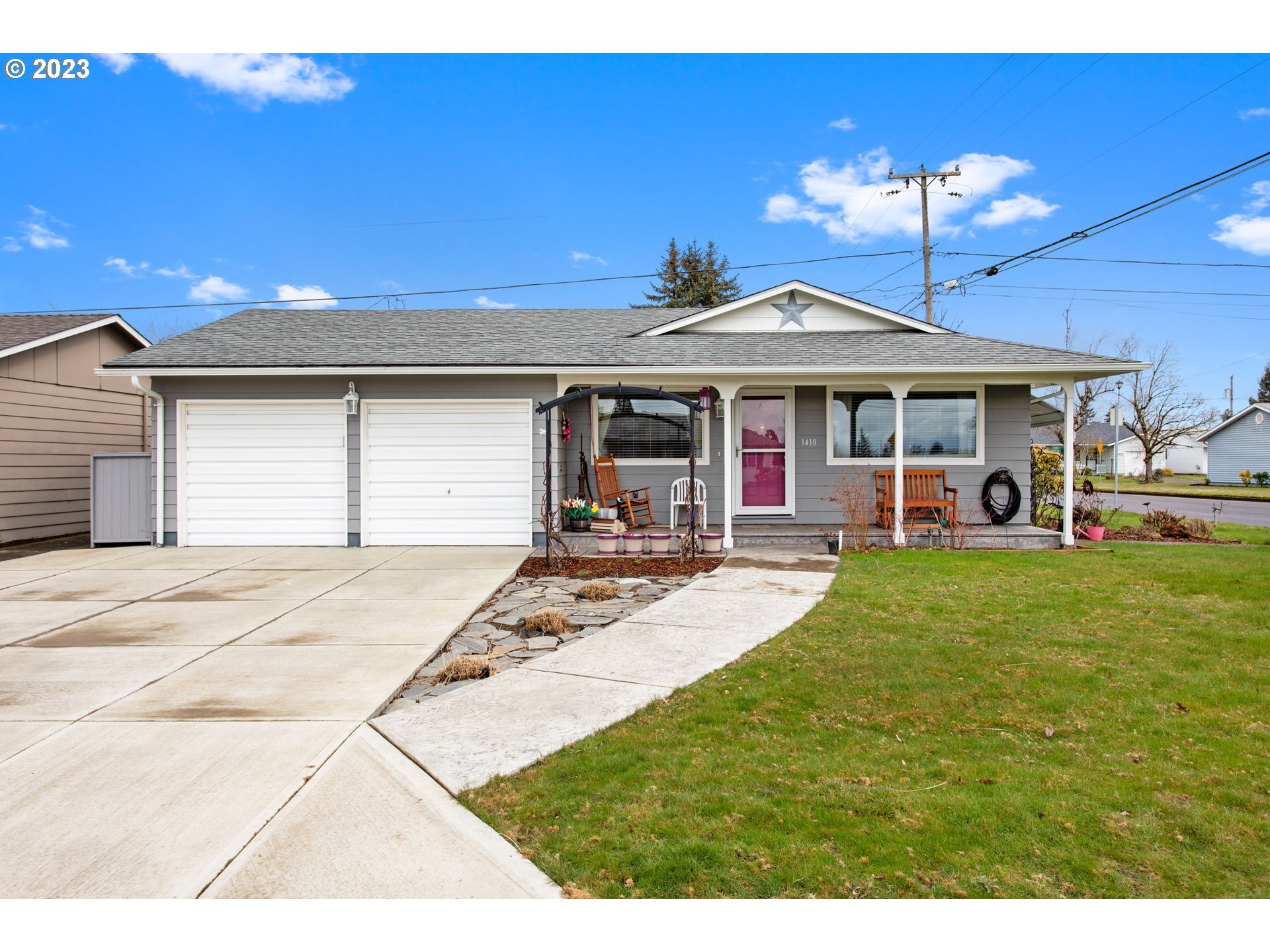 Property Photo: 1410 Princeton Rd OR 97071