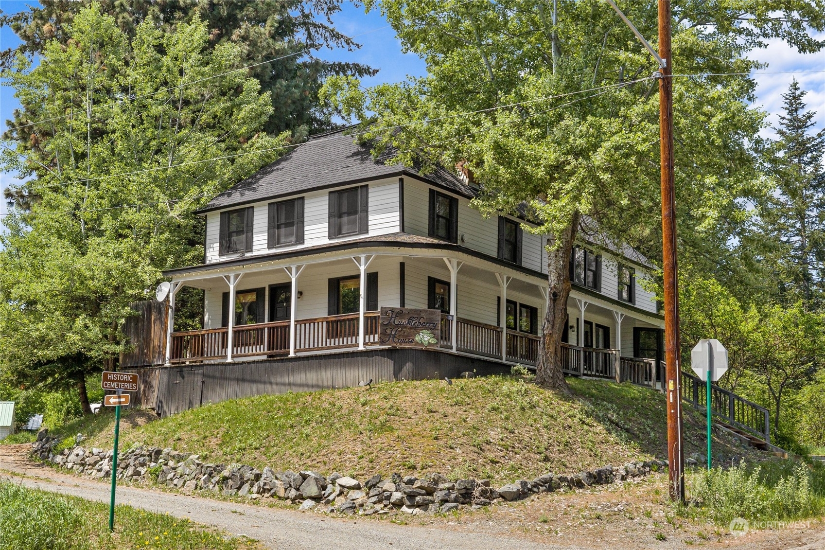 301 W Pennsylvania Avenue  Roslyn WA 98941 photo