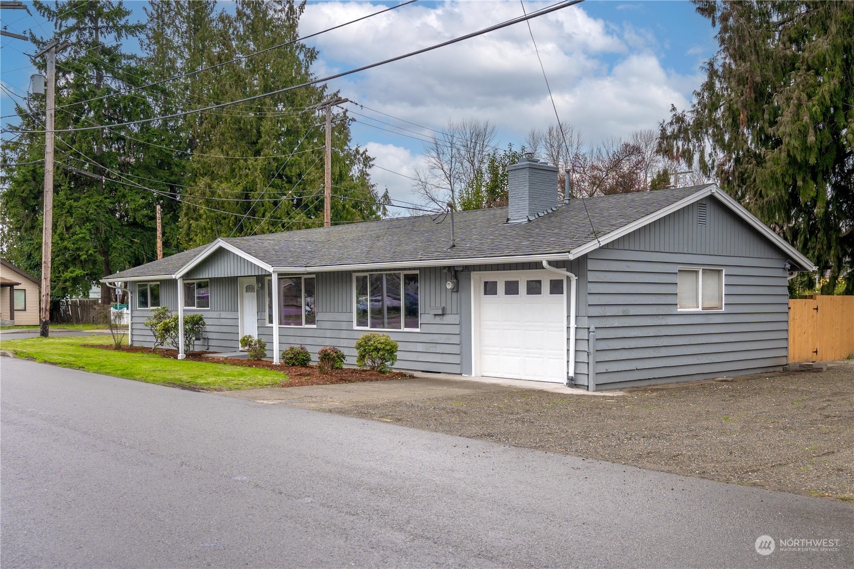 Property Photo:  1504 Steele Avenue  WA 98390 