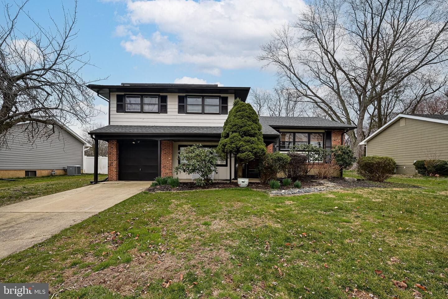 Property Photo:  933 Alexandria Drive  DE 19711 