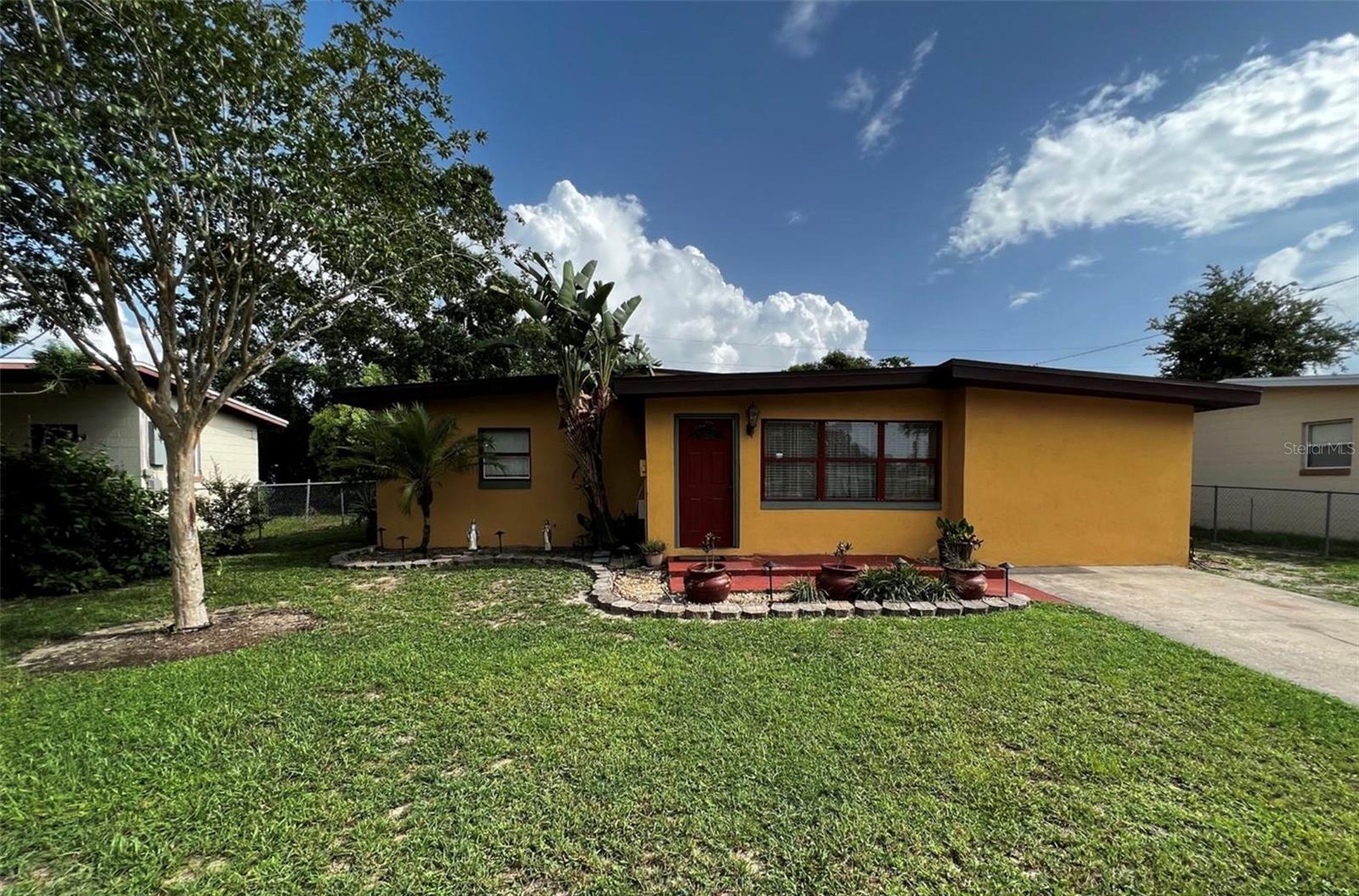Property Photo:  6200 W Ridgewood Ave  FL 32835 