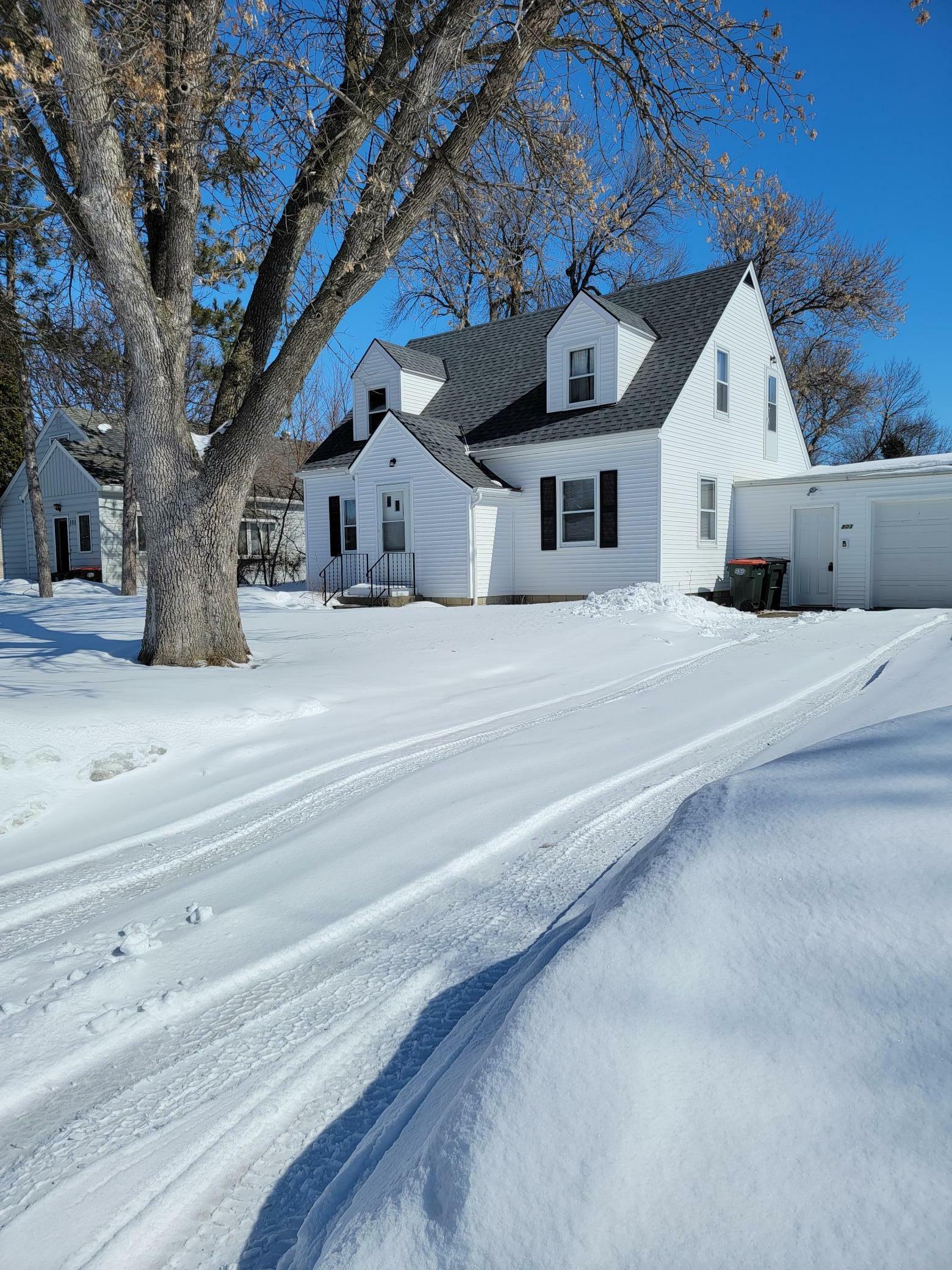 Property Photo:  803 N Renville Street  MN 55396 