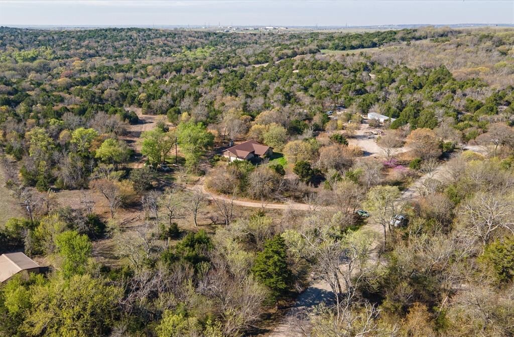 Property Photo: 164 High Ridge Drive TX 76020