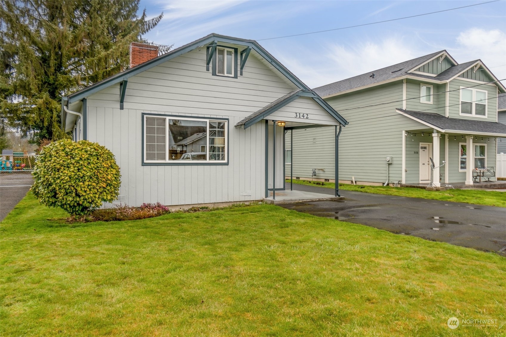 Property Photo:  3142 Oak Street  WA 98632 