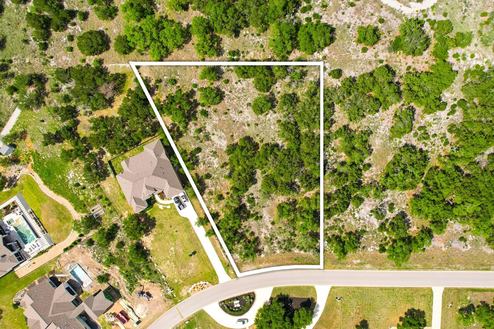 Property Photo: 208 Spicewood Trail Drive TX 78669