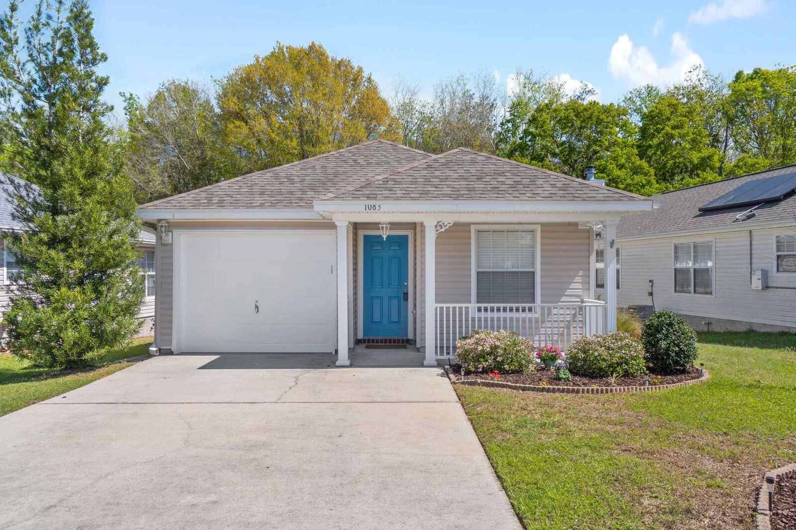 Property Photo:  1083 Brownfield Rd  FL 32526 