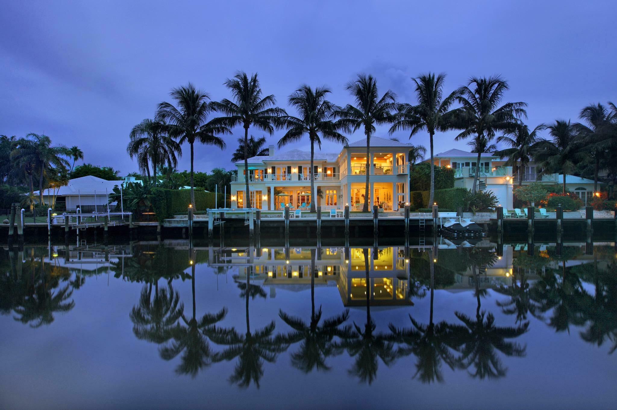 Property Photo: 1016 Harbor Drive FL 33483