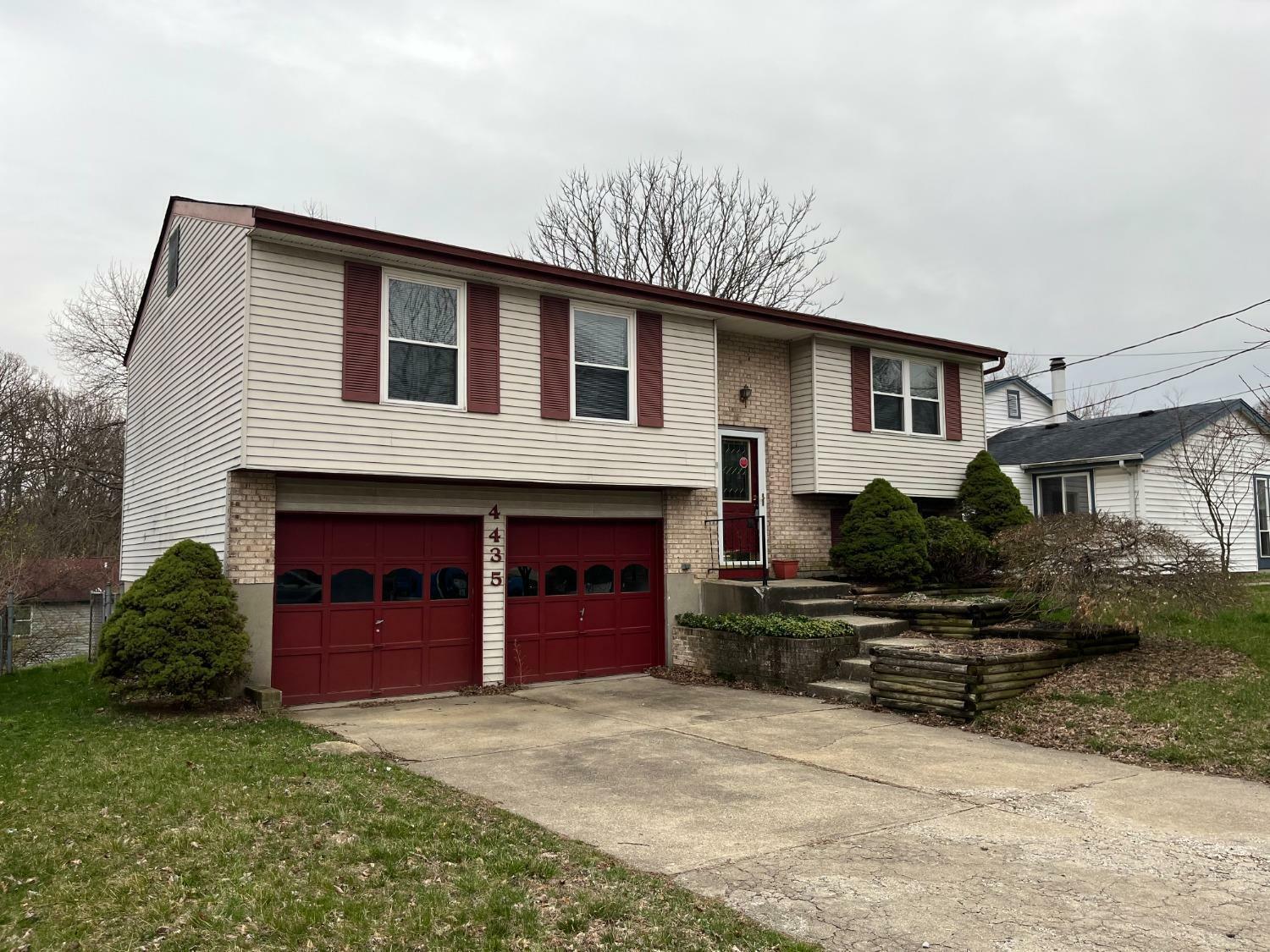 Property Photo: 4435 Valence Dr OH 45238