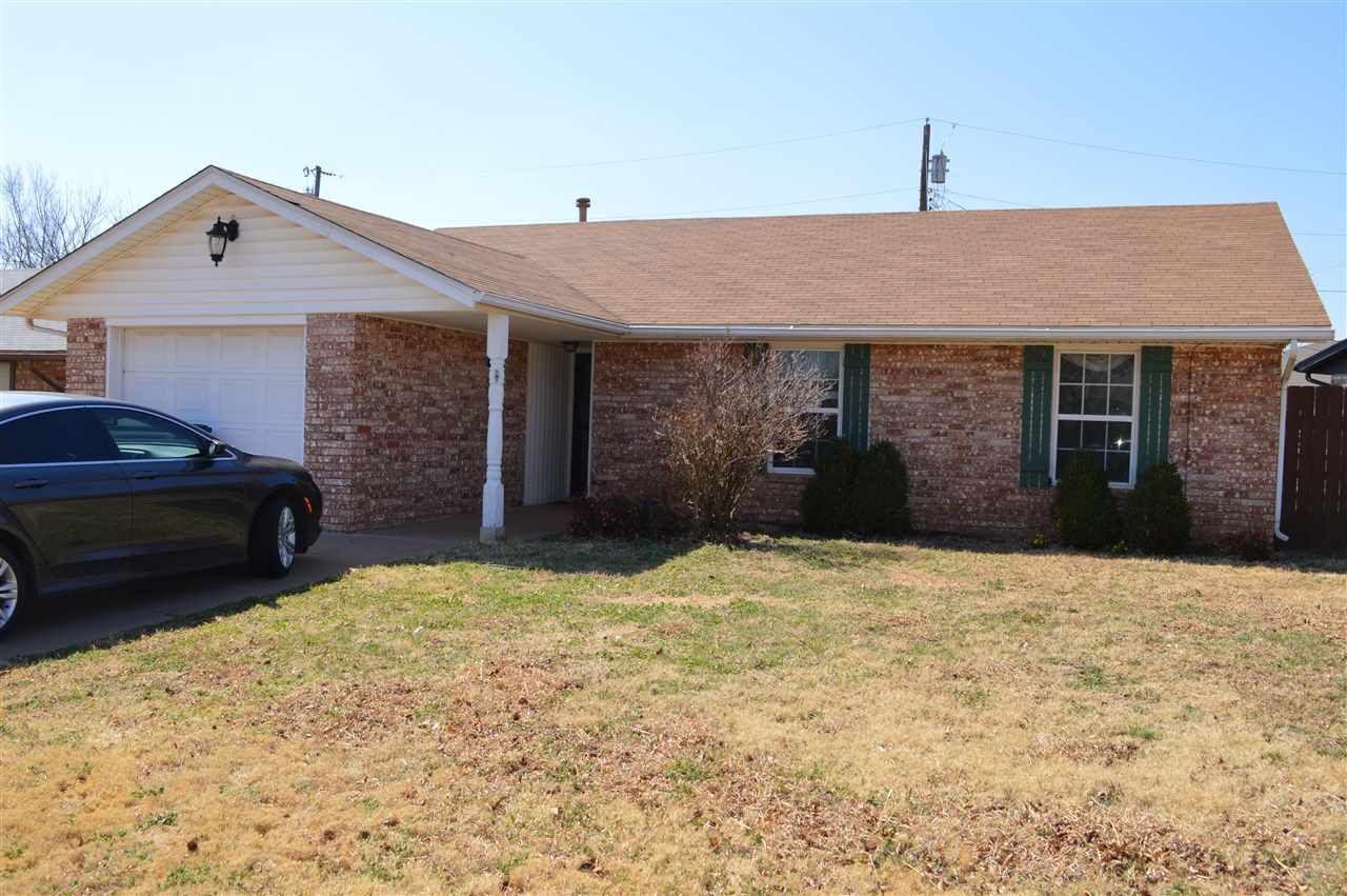 Property Photo: 1416 N Benjamin OK 74074