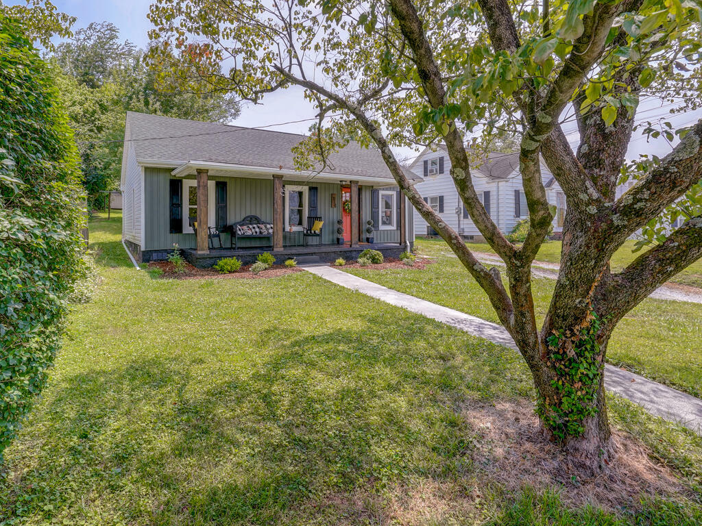 Property Photo:  1014 Bluefield Avenue  TN 37643 