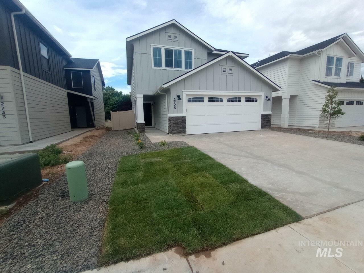 Property Photo: 2725 E Jasmine St ID 83646