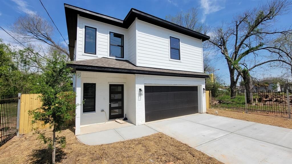 Property Photo:  3437 Simmons Street  TX 77004 