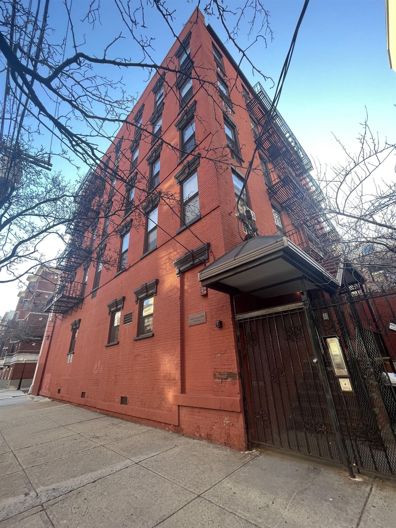 Property Photo:  100 Clinton St 2C  NJ 07030 