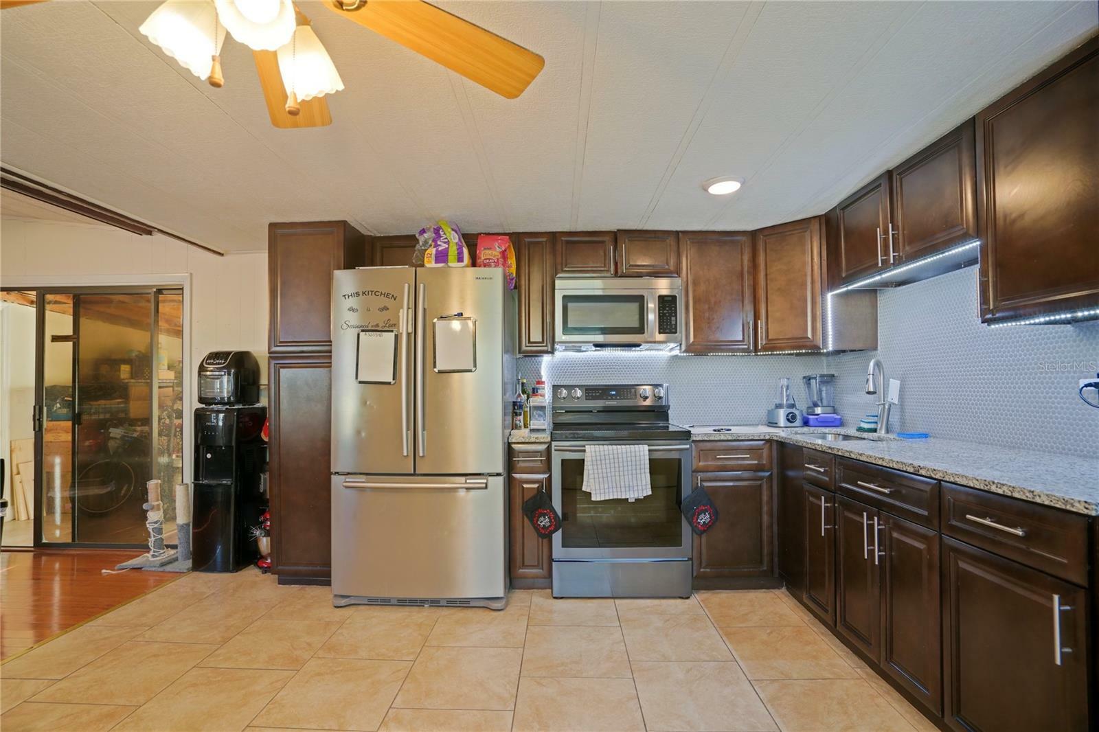 Property Photo:  1175 Pineapple Way  FL 34741 