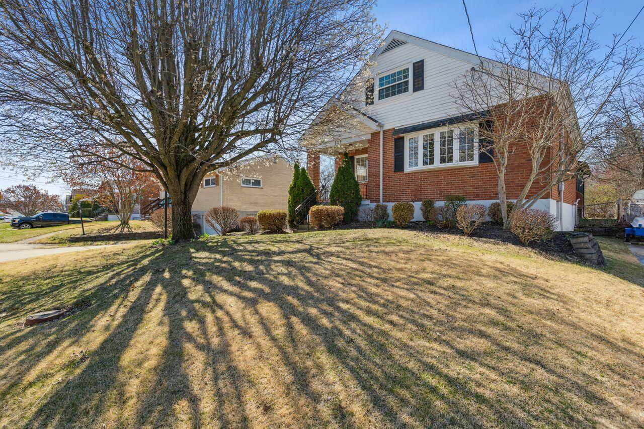 Property Photo:  323 Swan Circle  KY 41018 