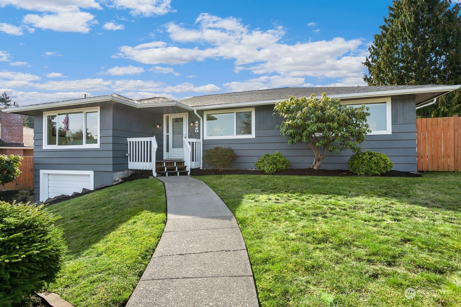 Property Photo:  1710 Bailey Avenue  WA 98203 