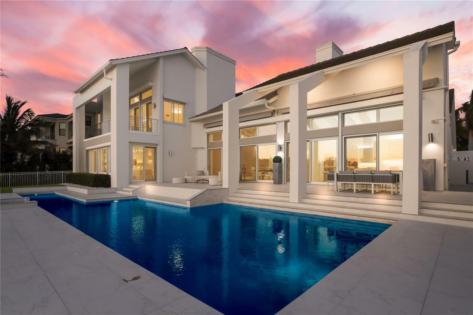 Property Photo: 216 Bird Key Drive FL 34236
