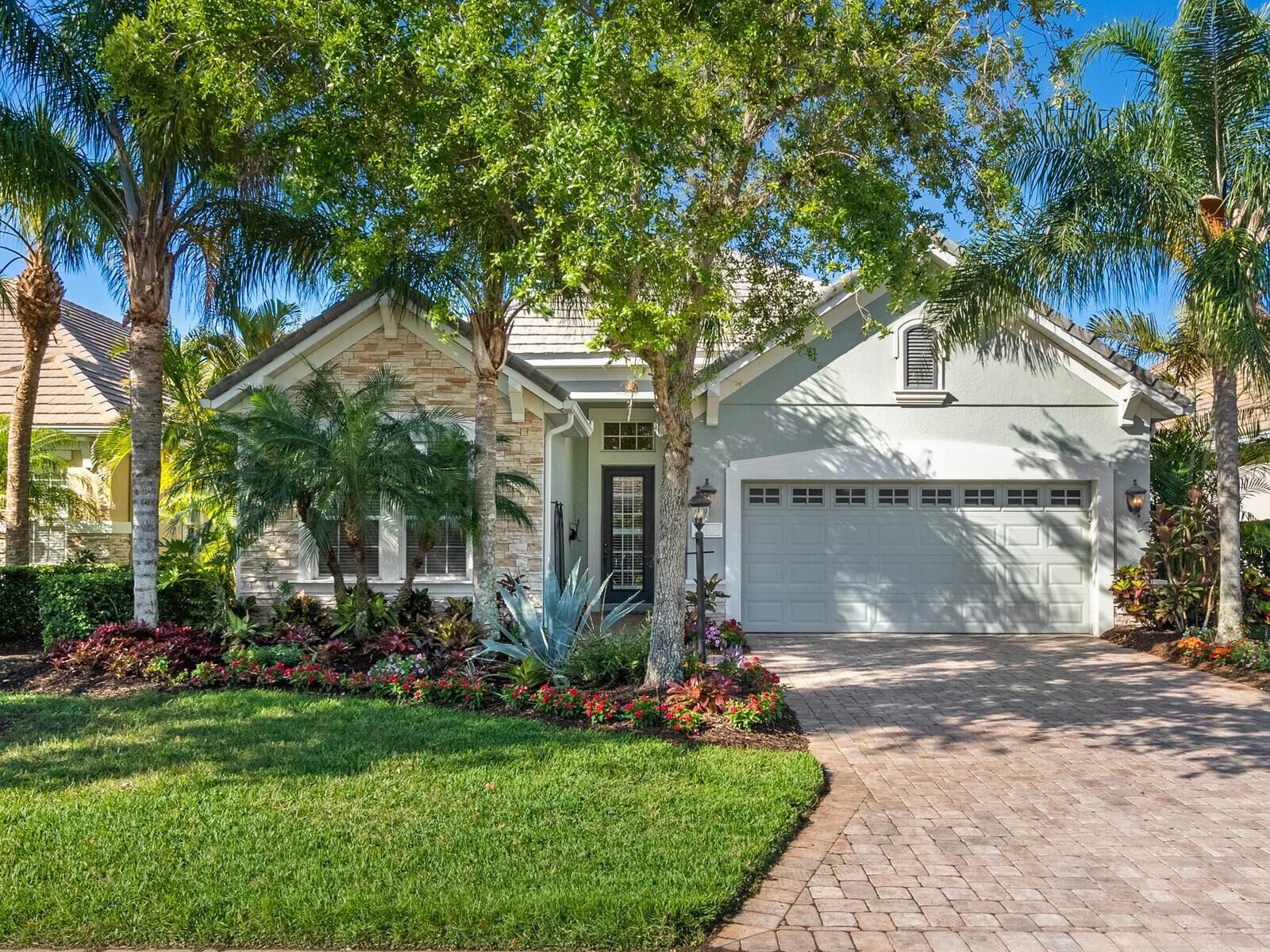 Property Photo:  12030 Thornhill Court  FL 34202 
