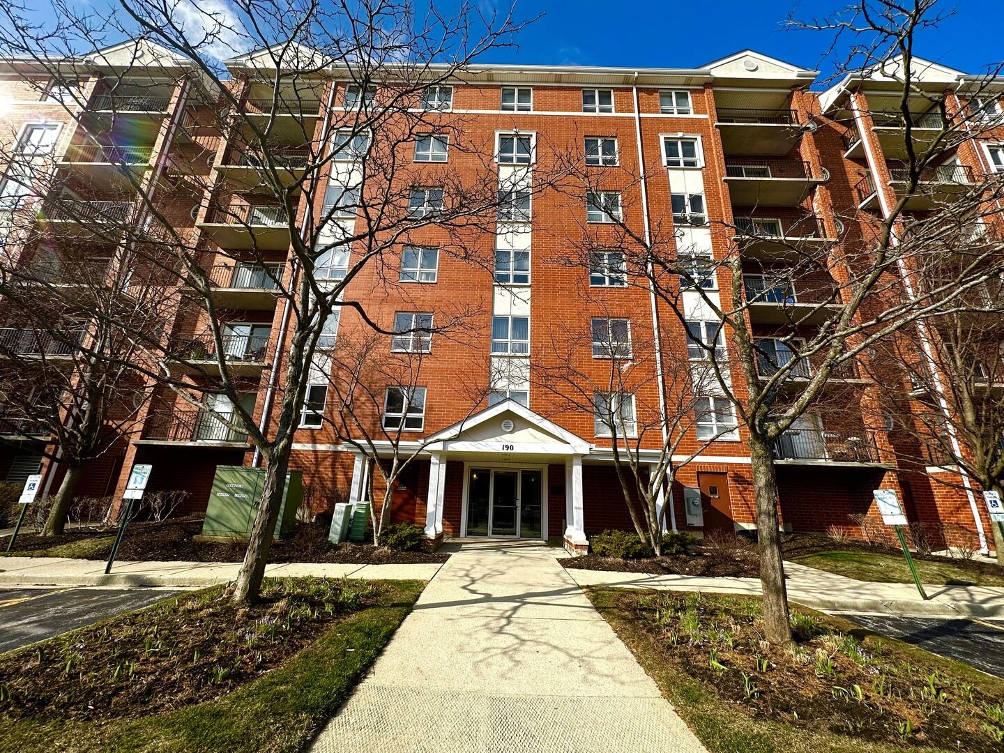 Property Photo: 190 N Milwaukee Avenue 3-403 IL 60090