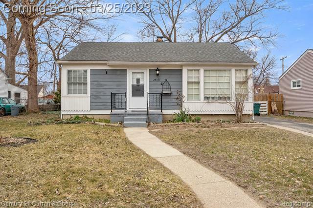 Property Photo:  23061 Manistee Street  MI 48237 