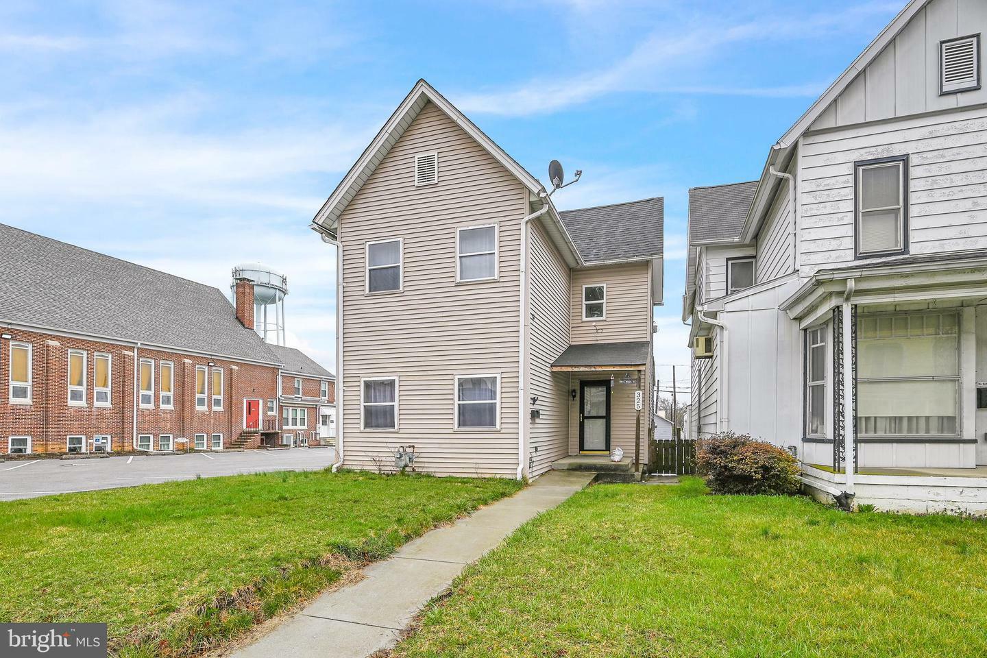 Property Photo:  325 E Middle Street  PA 17331 