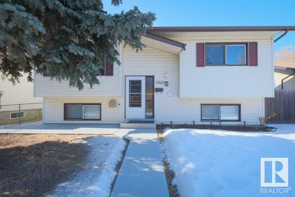 17412 95 Street  Edmonton AB T5Z2B9 photo