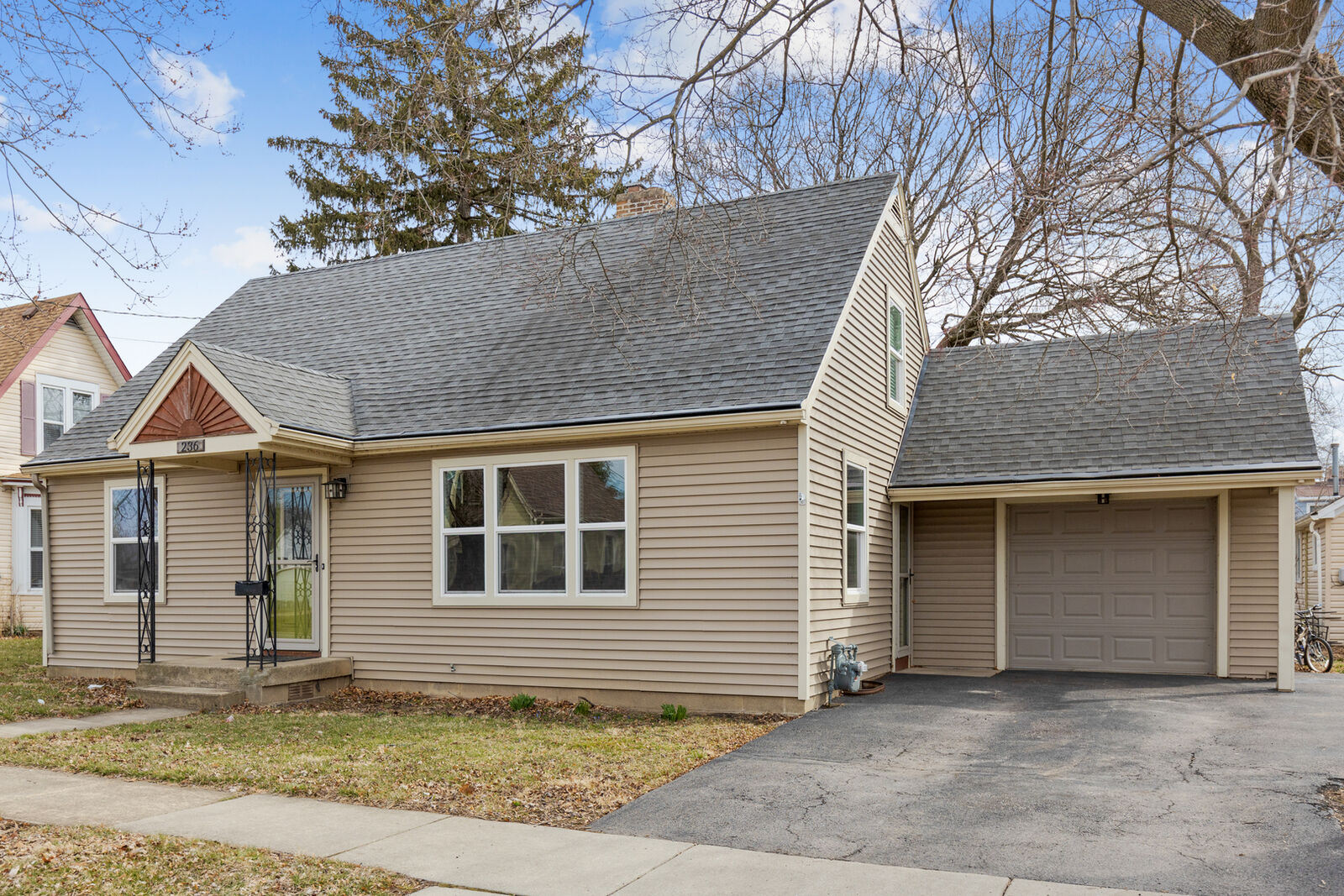 Property Photo:  236 N Grove Street  IL 60110 