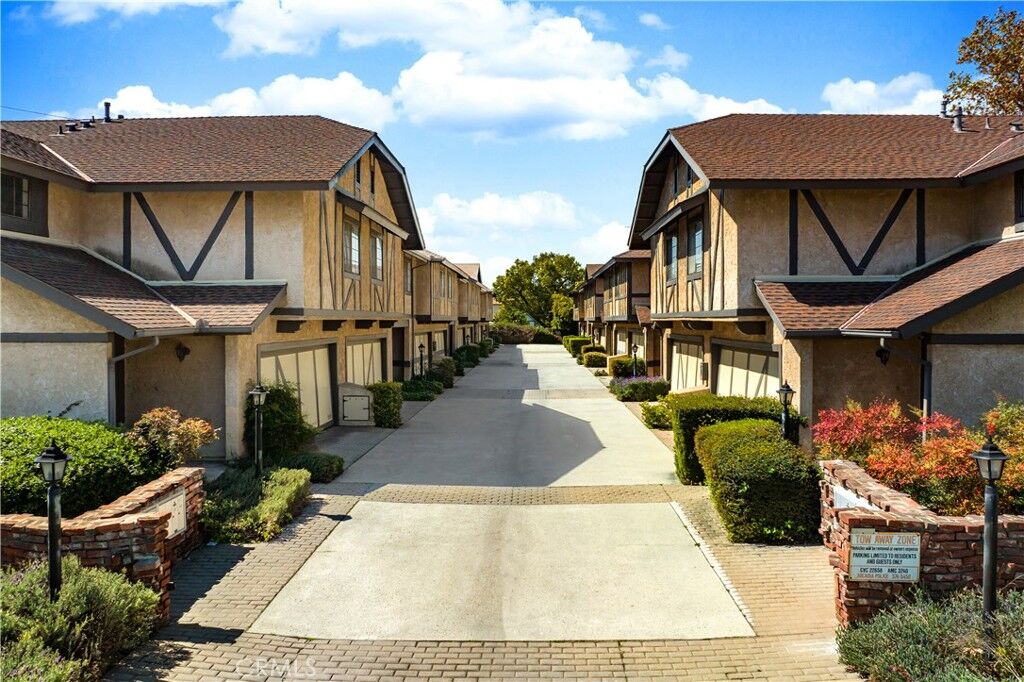 Property Photo:  433 N 1st Avenue H  CA 91006 