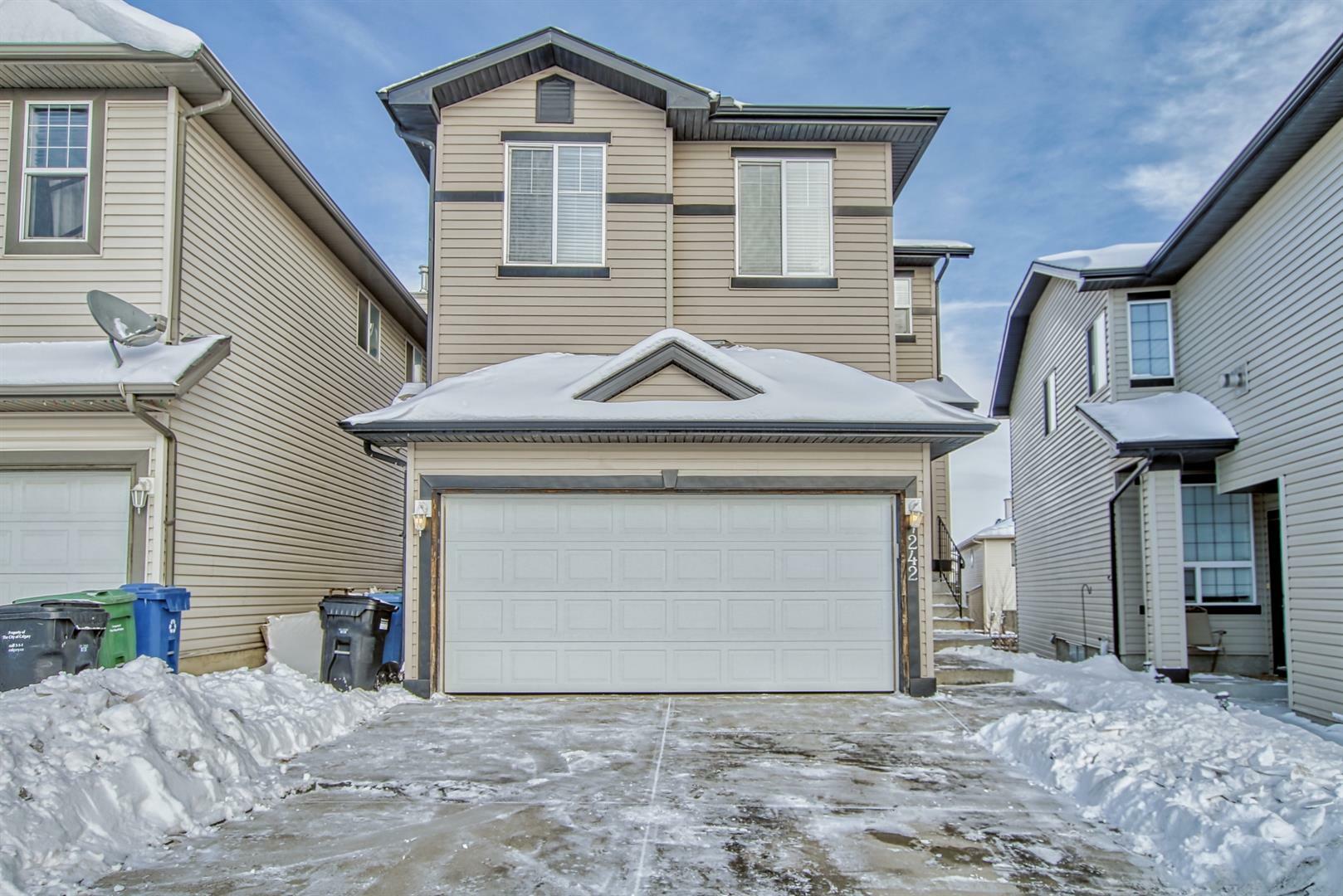 242 Covemeadow Bay NE  Calgary AB T3K6E8 photo