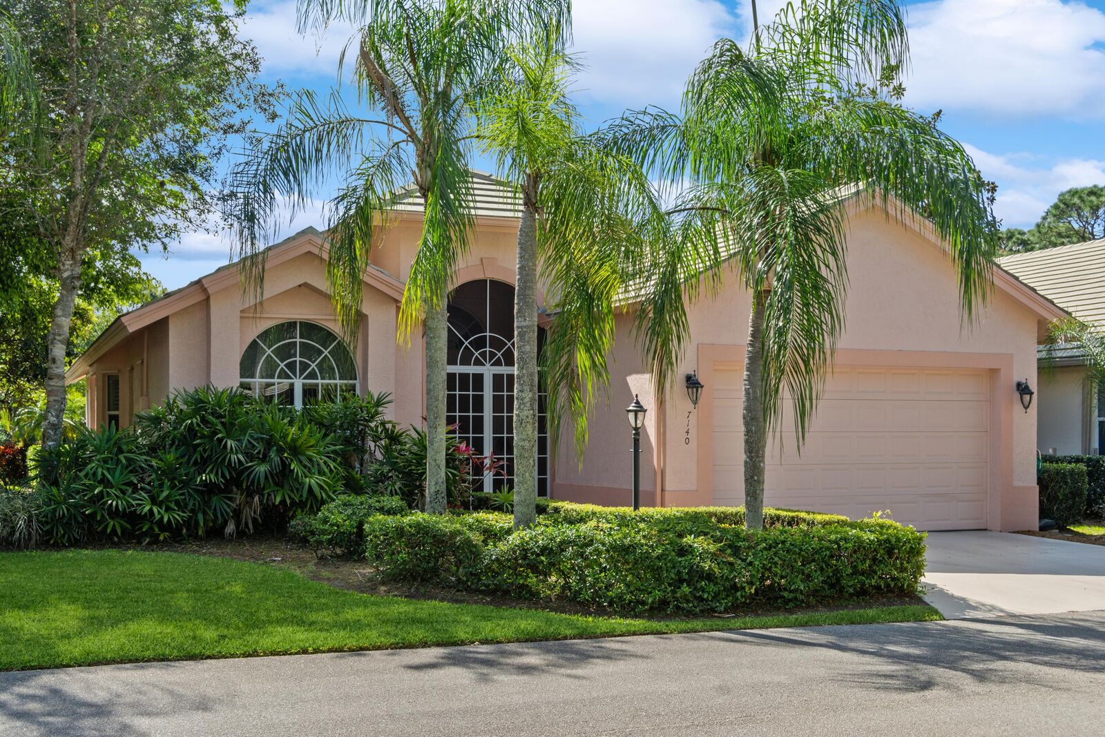 Property Photo:  7140 Hawks View Trail  FL 34986 