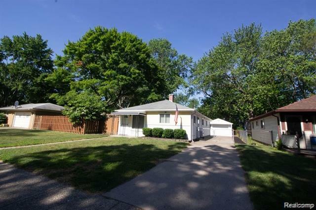 Property Photo:  18173 Deering Street  MI 48152 