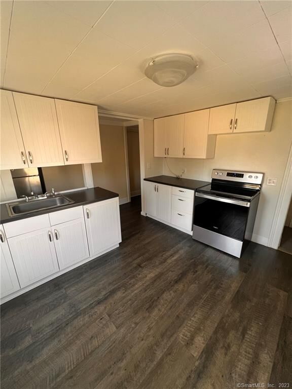 Property Photo: 20 Nordland Avenue 2E CT 06416